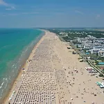 Spacious Flat Perfect For Enjoying Your Vacations شقة *