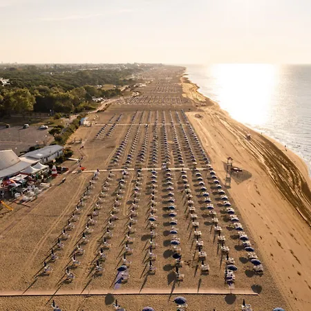 Spacious Flat Perfect For Enjoy Your Vacations Appartamento *