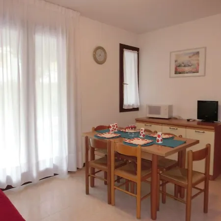 Spacious Flat Perfect For Enjoying Your Vacations 비비오네